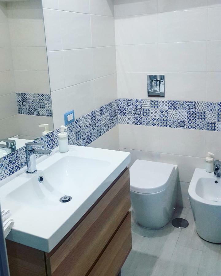 Napoli A Chiaia Apartamento Exterior foto