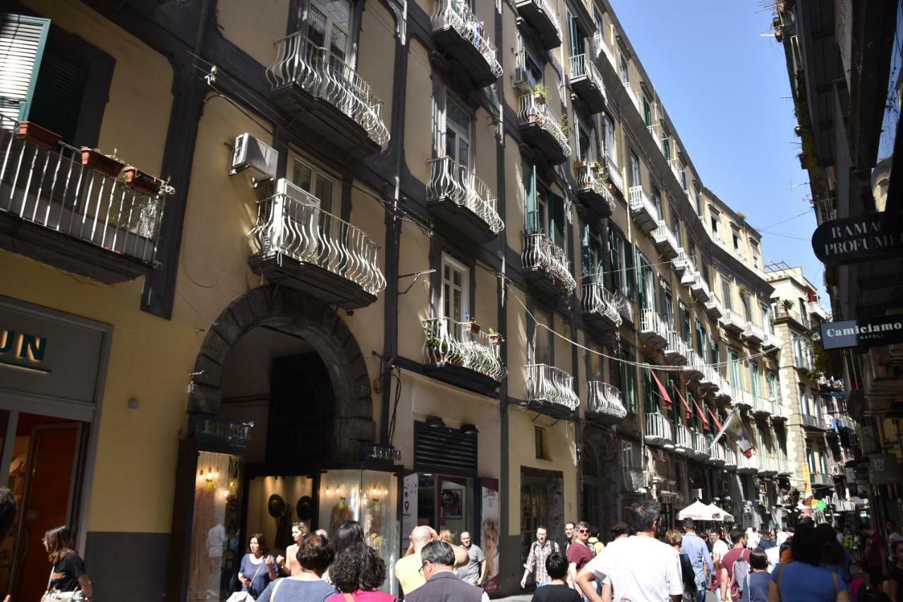 Napoli A Chiaia Apartamento Exterior foto